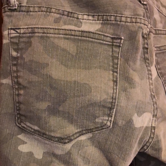Gap ‘Always Skinny’ tapered Camo pant ~ size 26 - Picture 5 of 10
